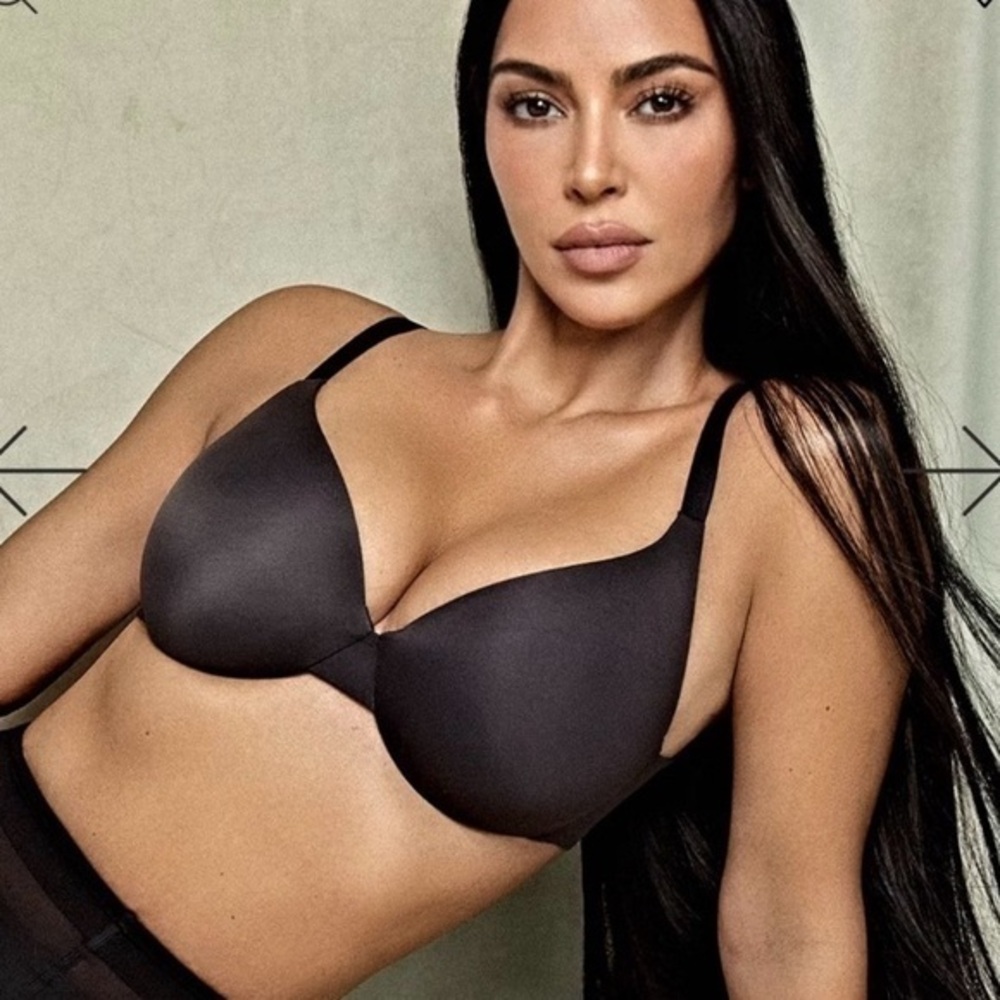 SKIMS Smoothing Intimates Black Full Coverage Lightly Lined Bra 42DDD